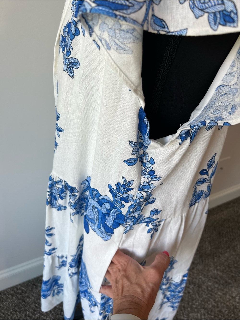 Women's White & Blue Floral Tiered Linen Dress Summer Beach Vacation - Picture 3 of 9